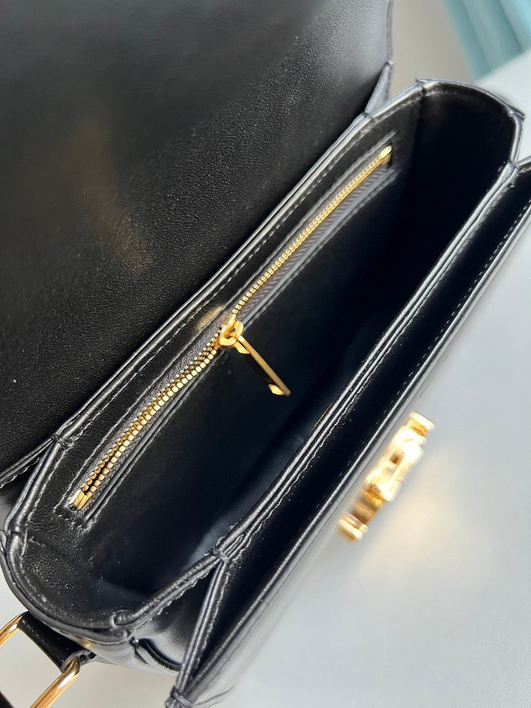 TRIOME Teen Revolving Door Crossbody Bag - Image 6