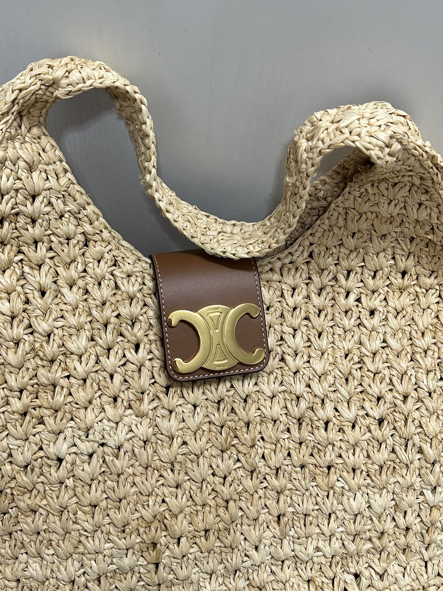 Cabas Triangle Woven Straw Shoulder Bag - Image 6