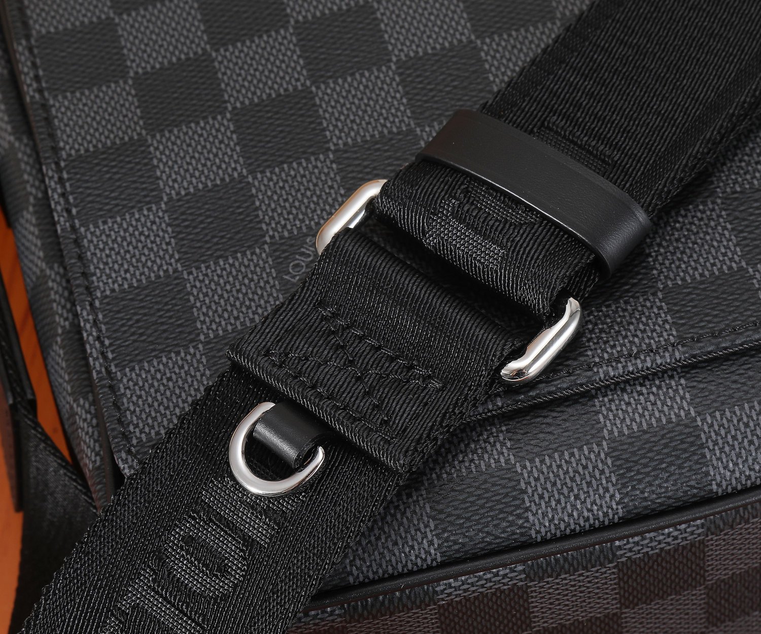 Louis Vuitton District Small Messenger Bag in Damier Graphite - Image 6