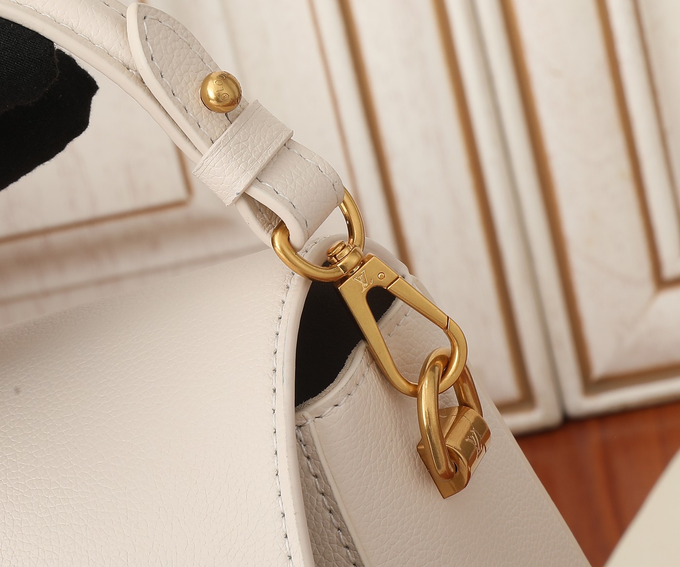 Louis Vuitton Soft Twist Leather Shoulder Bag - Image 6