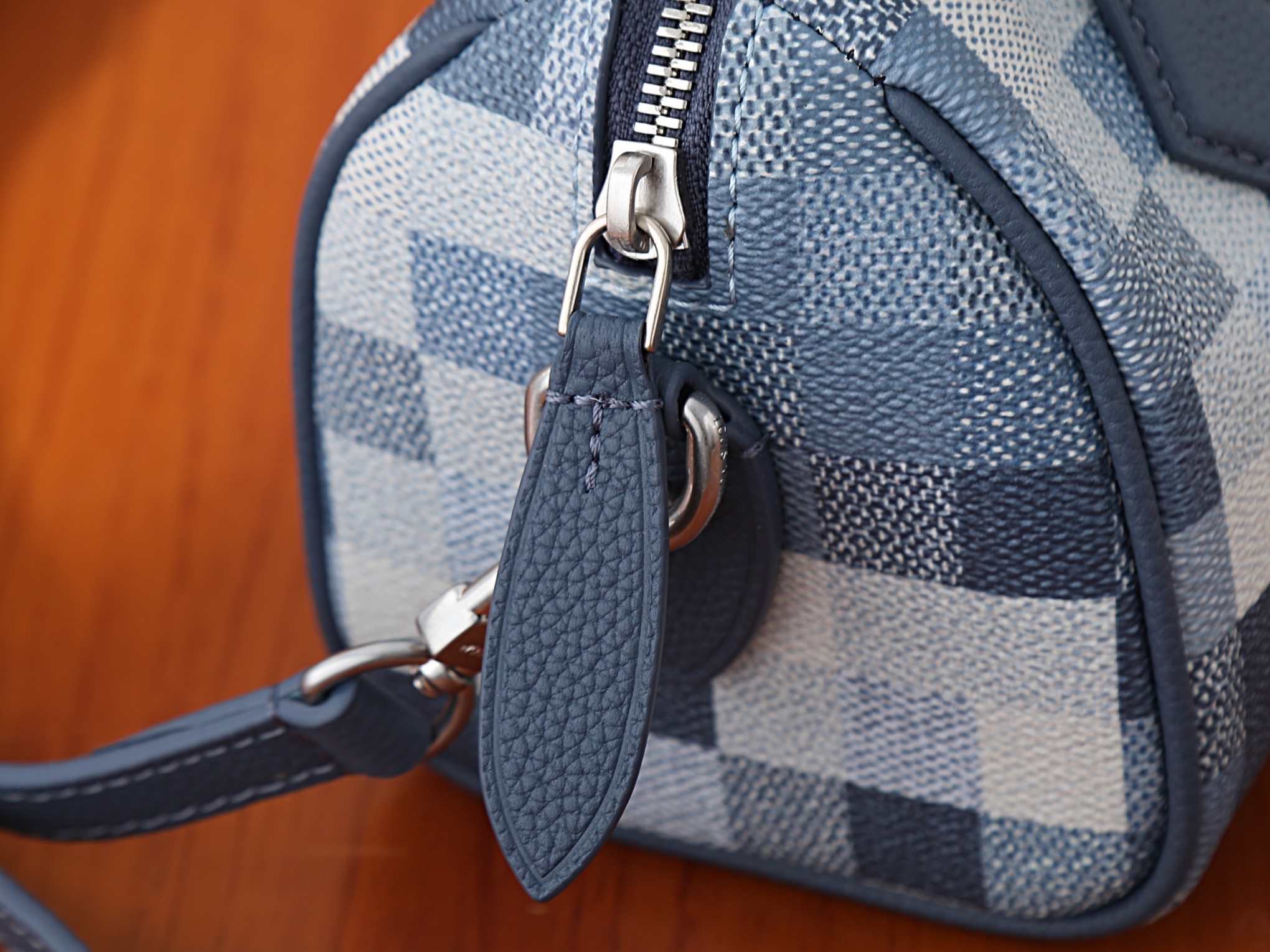 Speedy Bandoulière 18 Handbag in Damoflage Coated Canvas - Image 6