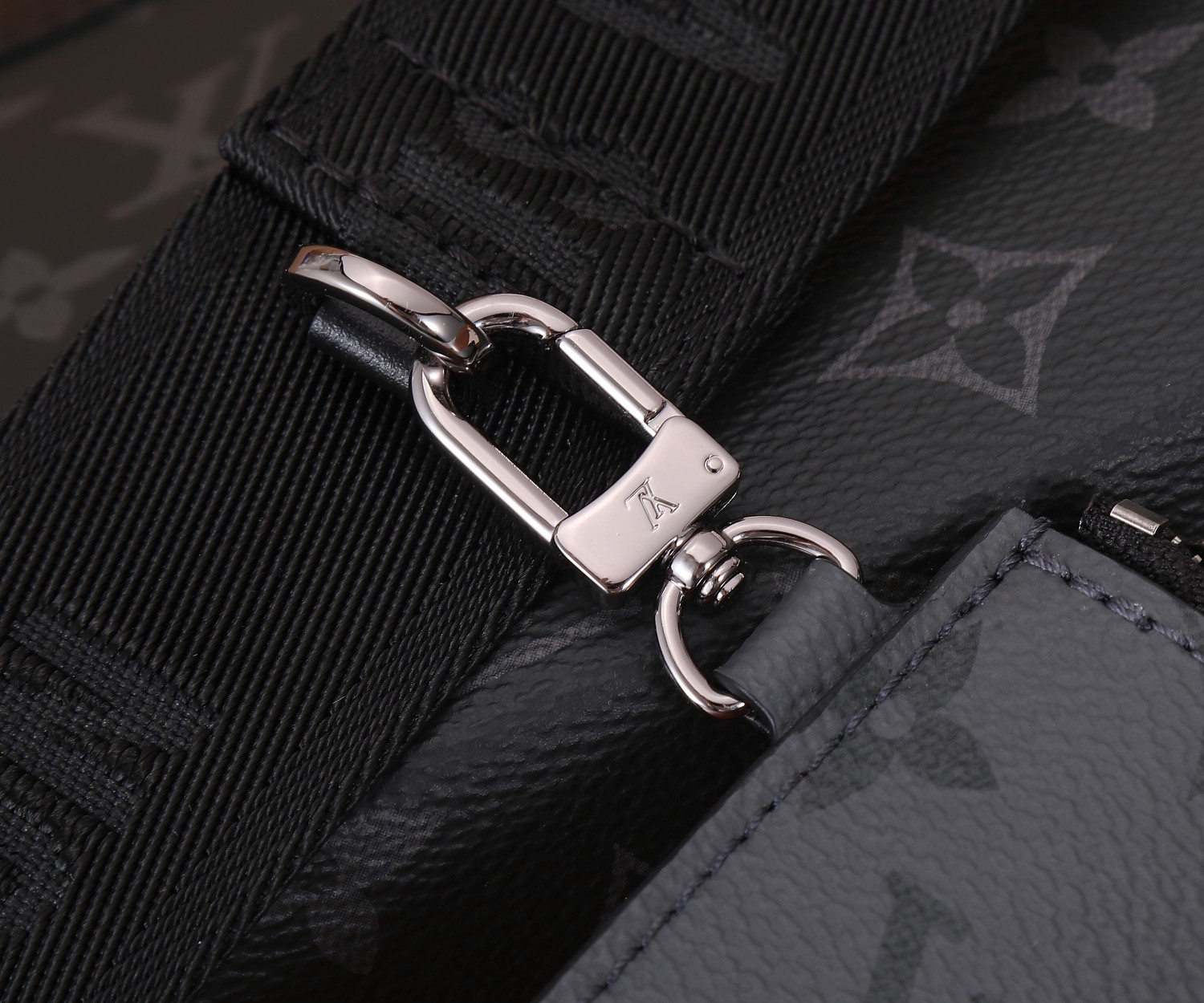 Louis Vuitton Gaston Wearable Wallet M81124 in Monogram Eclipse Reverse - Image 6