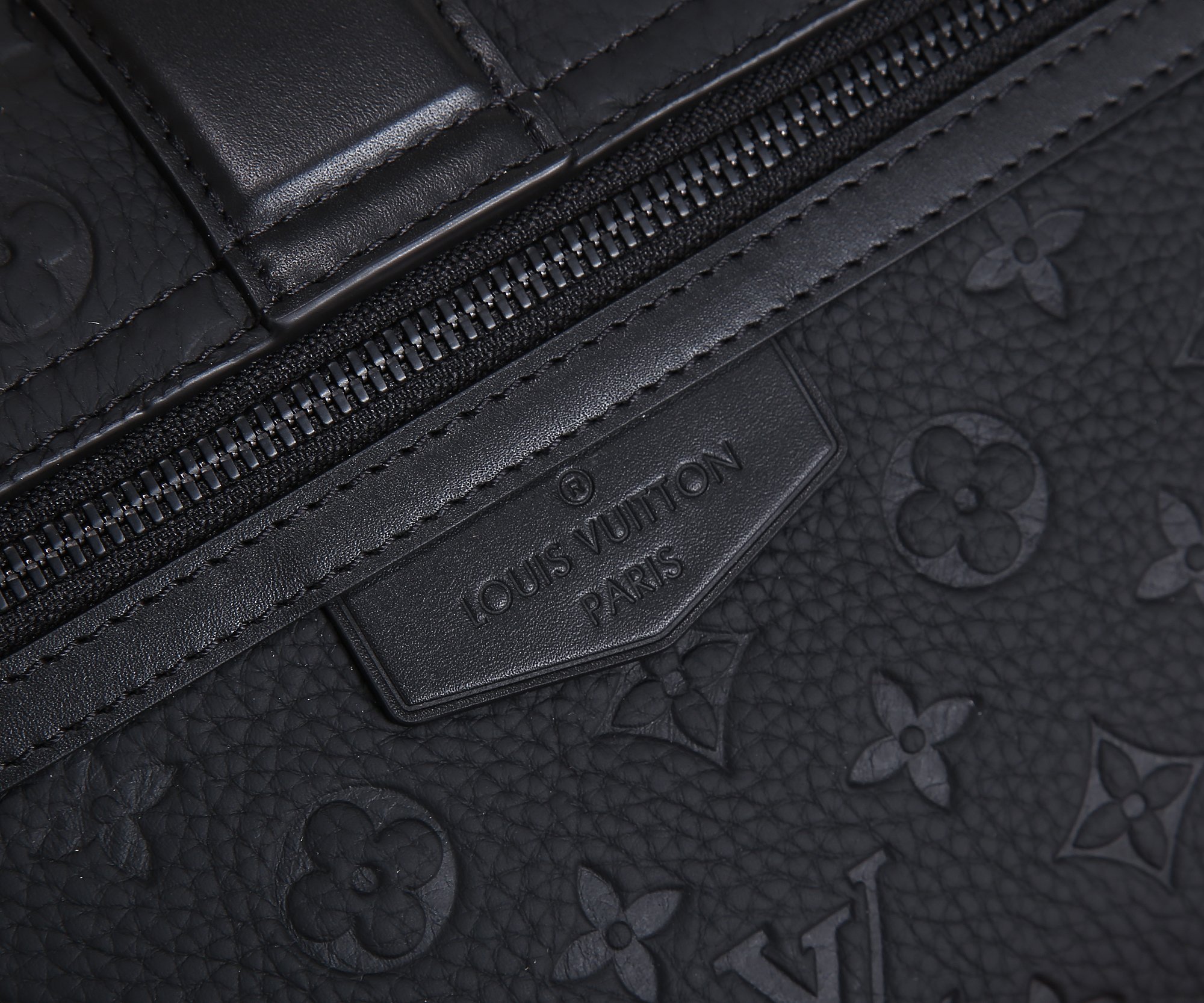 Louis Vuitton S-Cape Messenger Bag M23741 - Image 6