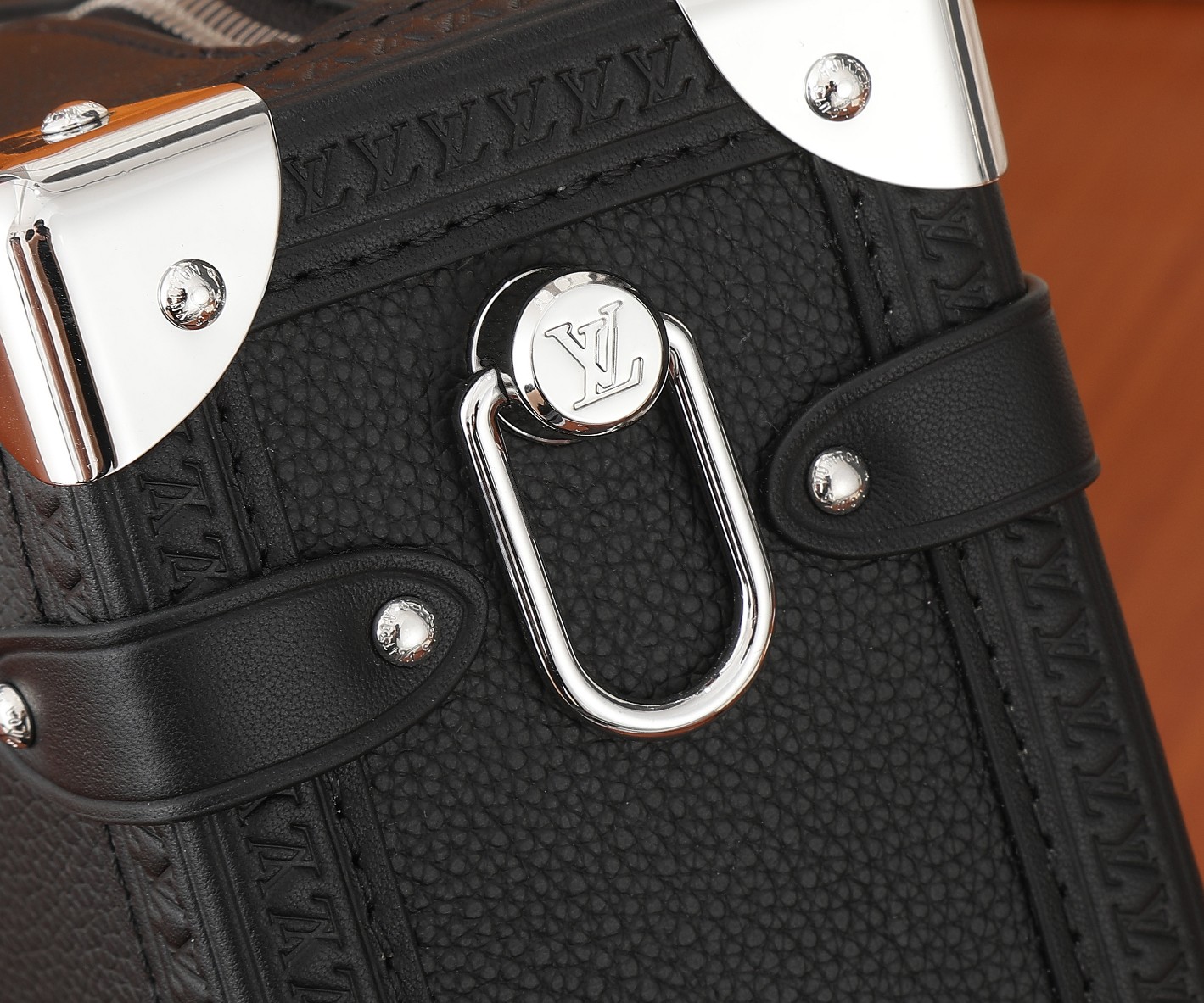 Louis Vuitton Side Trunk Medium Handbag M25160 - Image 6