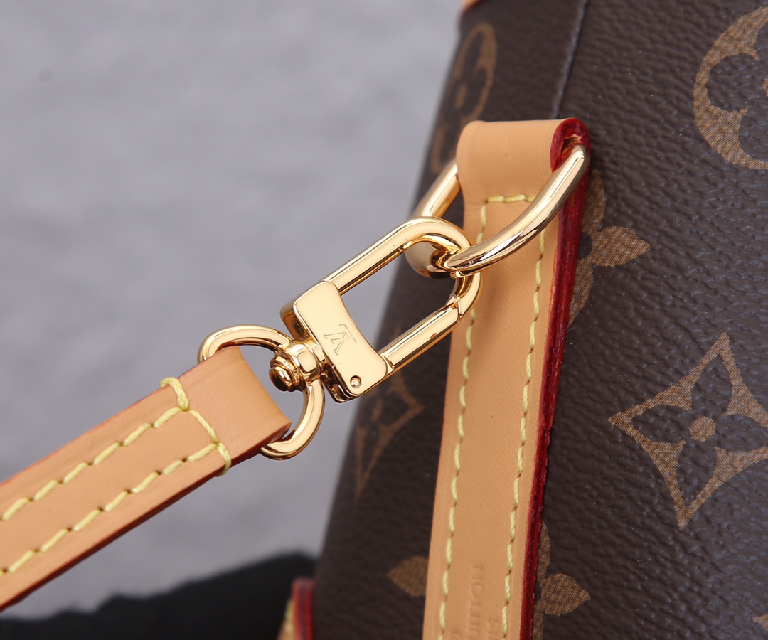Noé Monogram Drawstring Shoulder Bag - Image 6