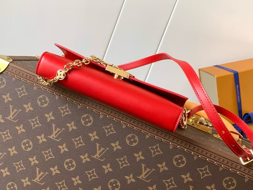 Louis Vuitton Wallet On Chain Capucines - Image 6