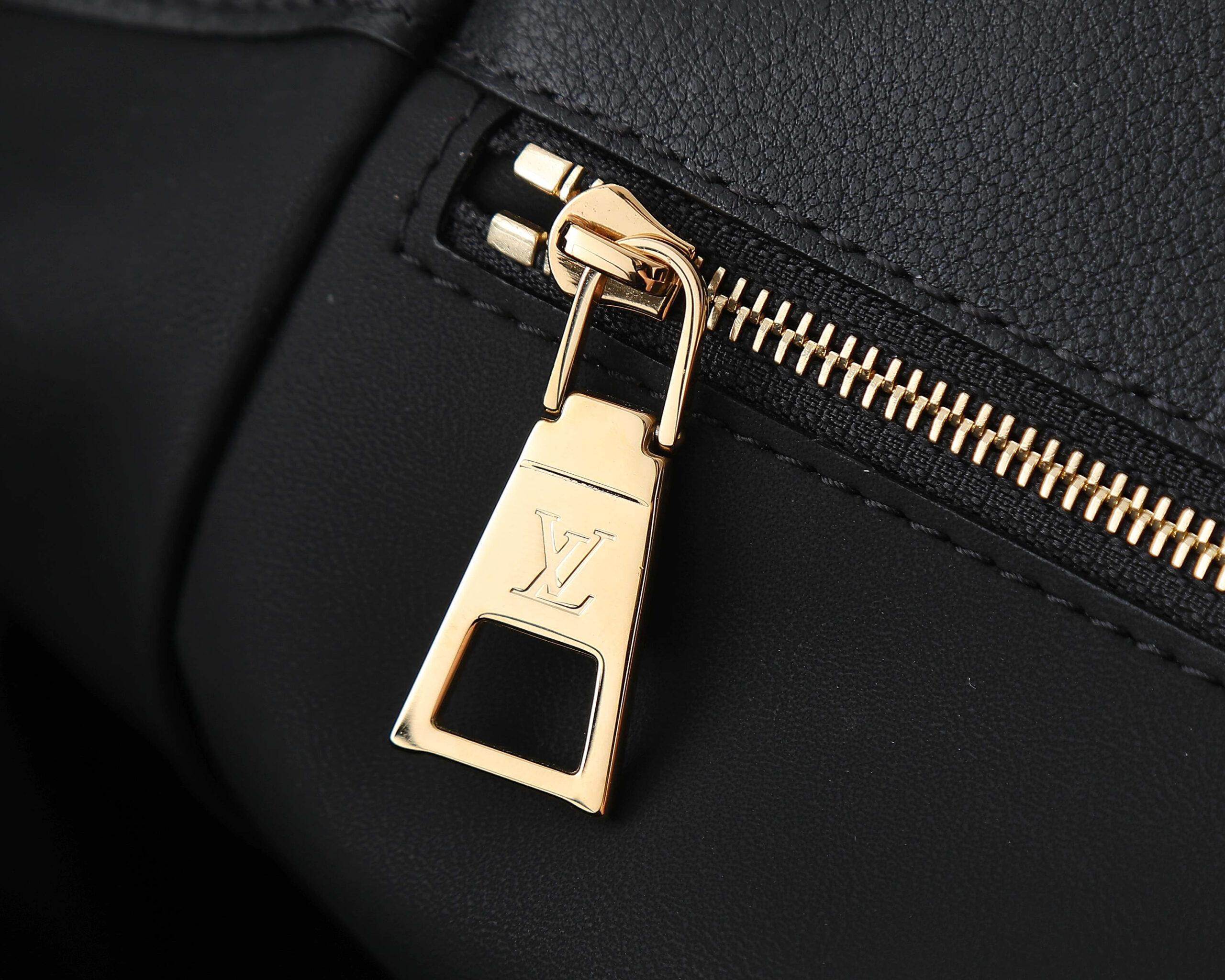 Louis Vuitton Vendôme Handbag M26338 – Black Calfskin - Image 6