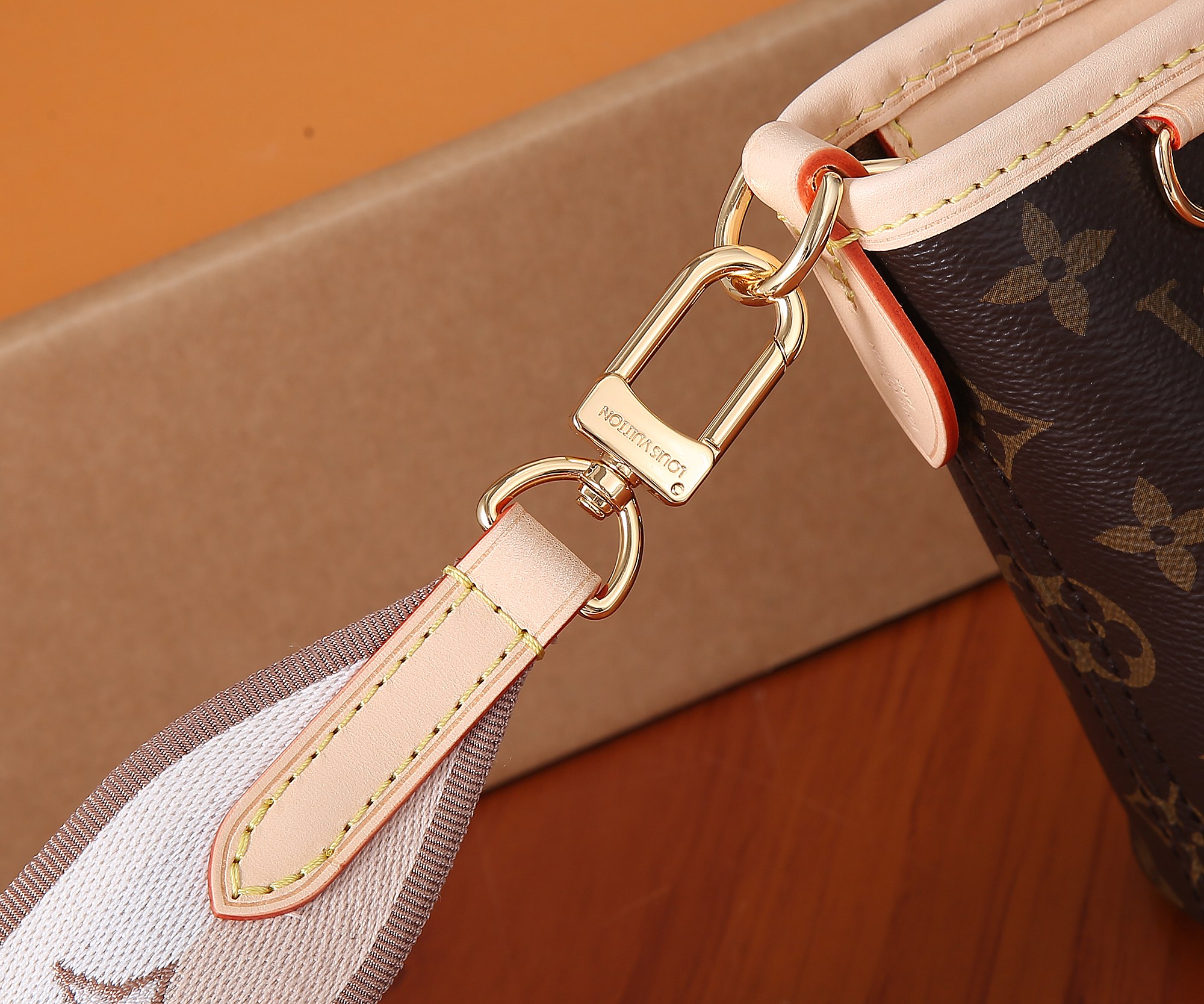 Louis Vuitton Neverfull BB Leather Crossbody Bag - Image 6