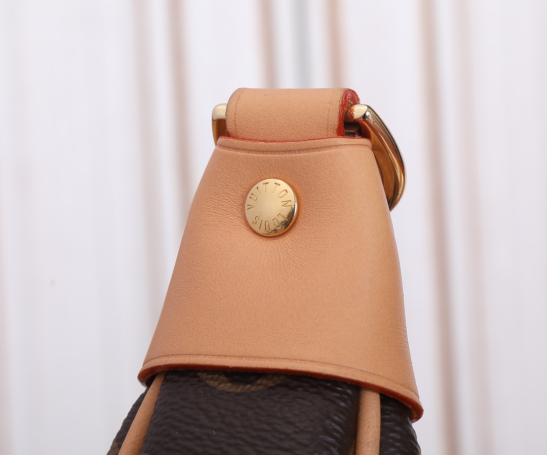 Louis Vuitton Loop Half-Moon Bag M81098 - Image 6