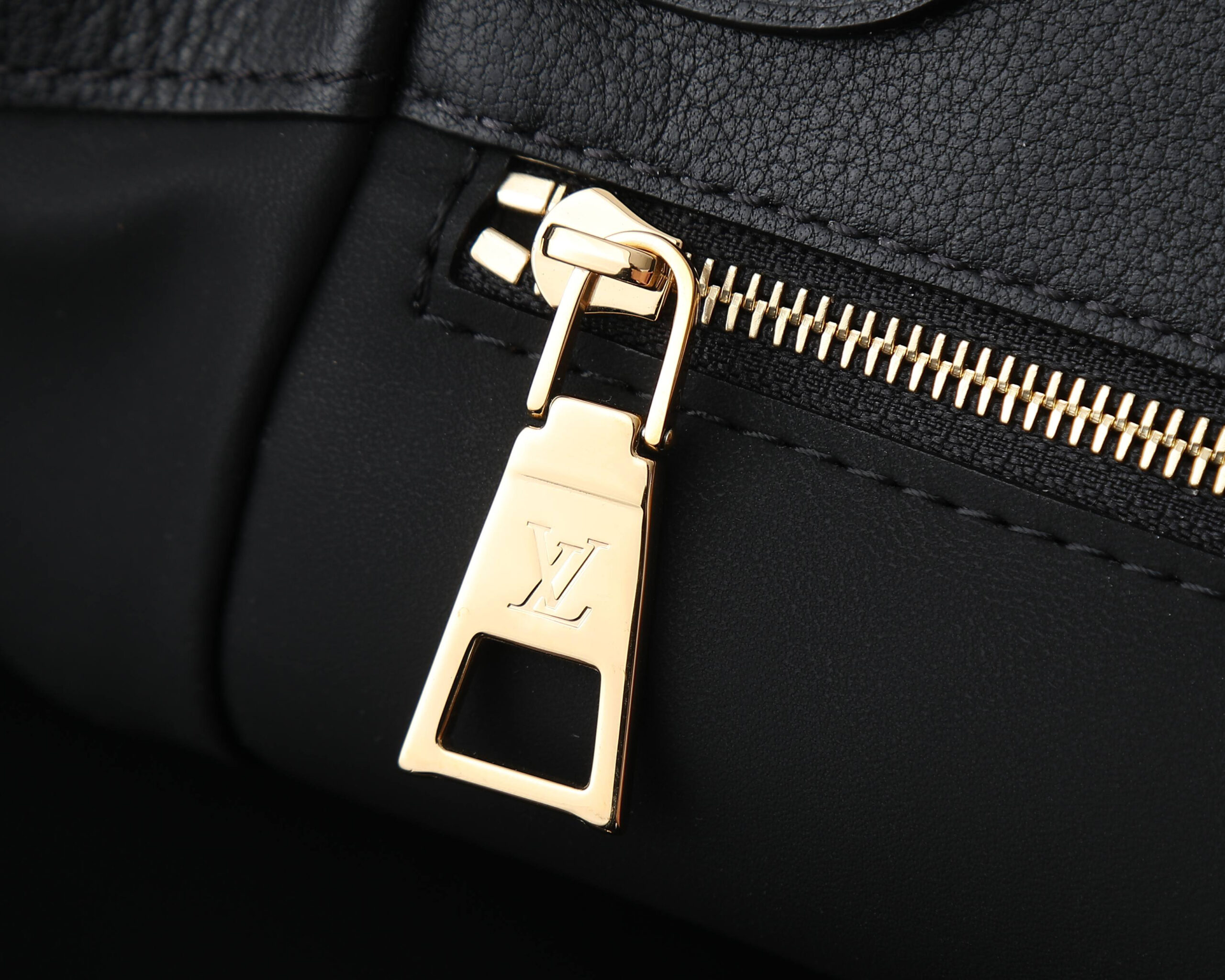 Louis Vuitton Vendôme PM Handbag - Image 6