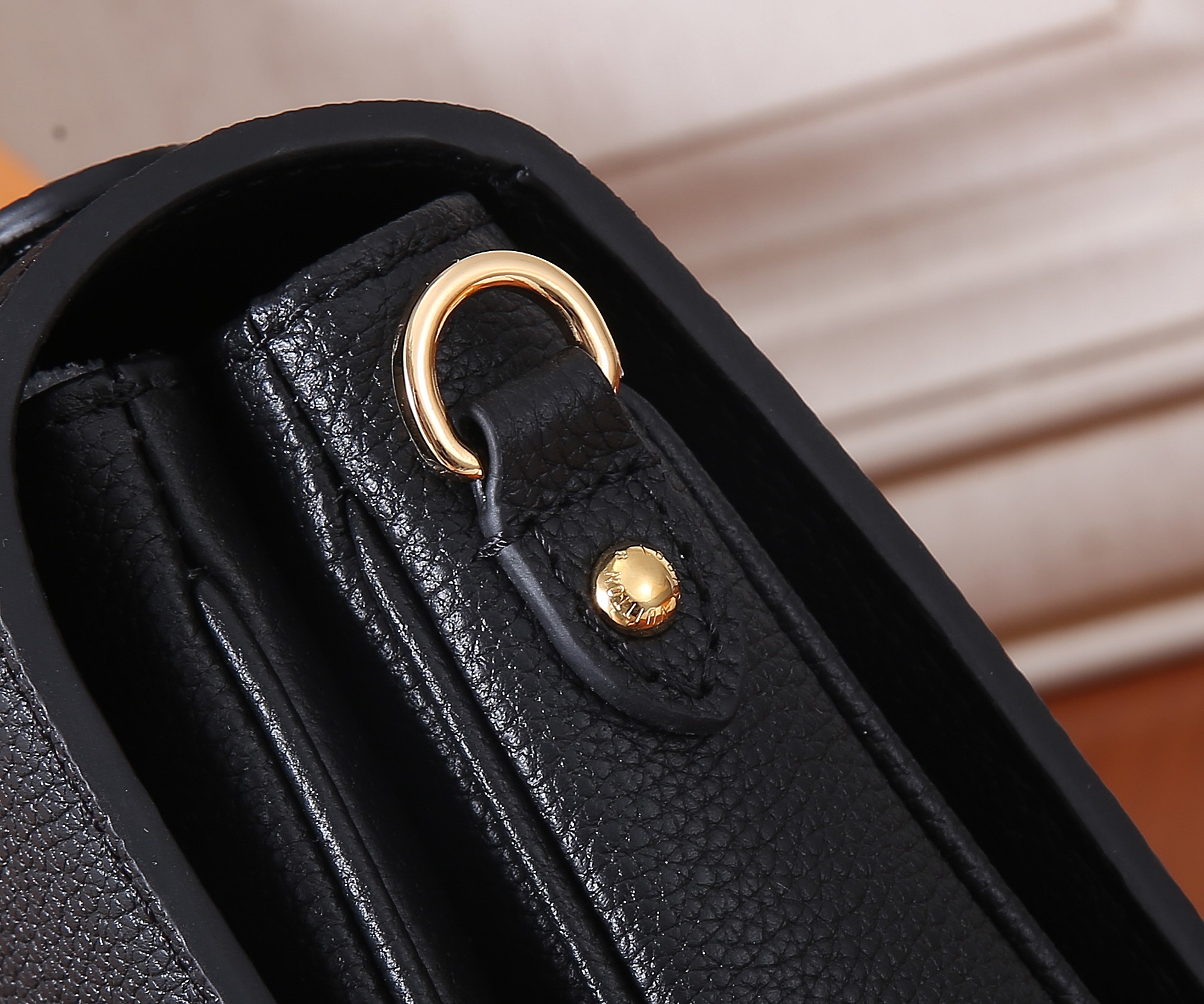 Louis Vuitton LV Twist Oxford Shoulder Bag M22735 - Image 6