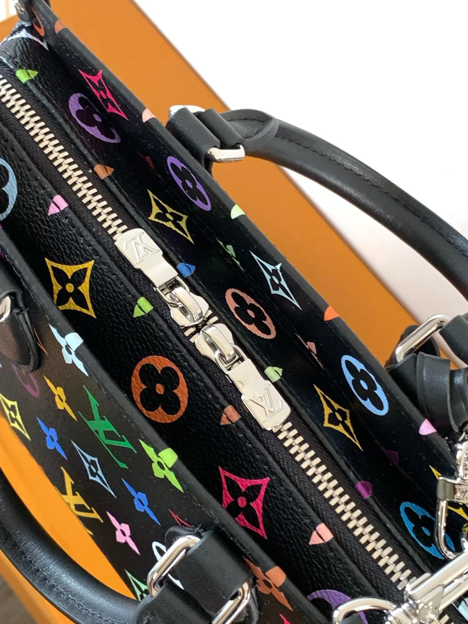 Louis Vuitton OnTheGo East West Tote Bag in Monogram Canvas - Image 6