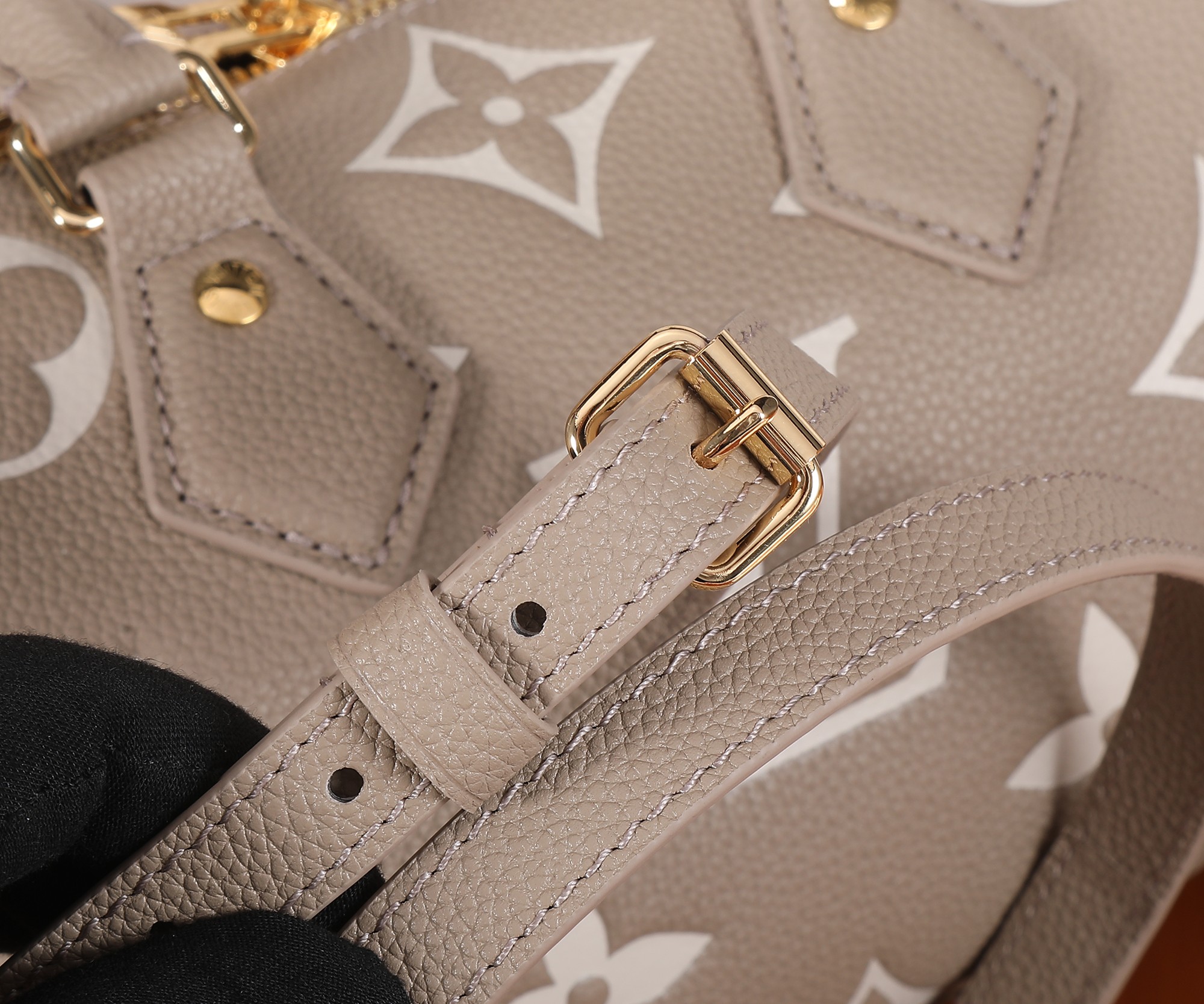 Louis Vuitton Speedy Bandouliere 20 Monogram Empreinte Leather Handbag - Image 6