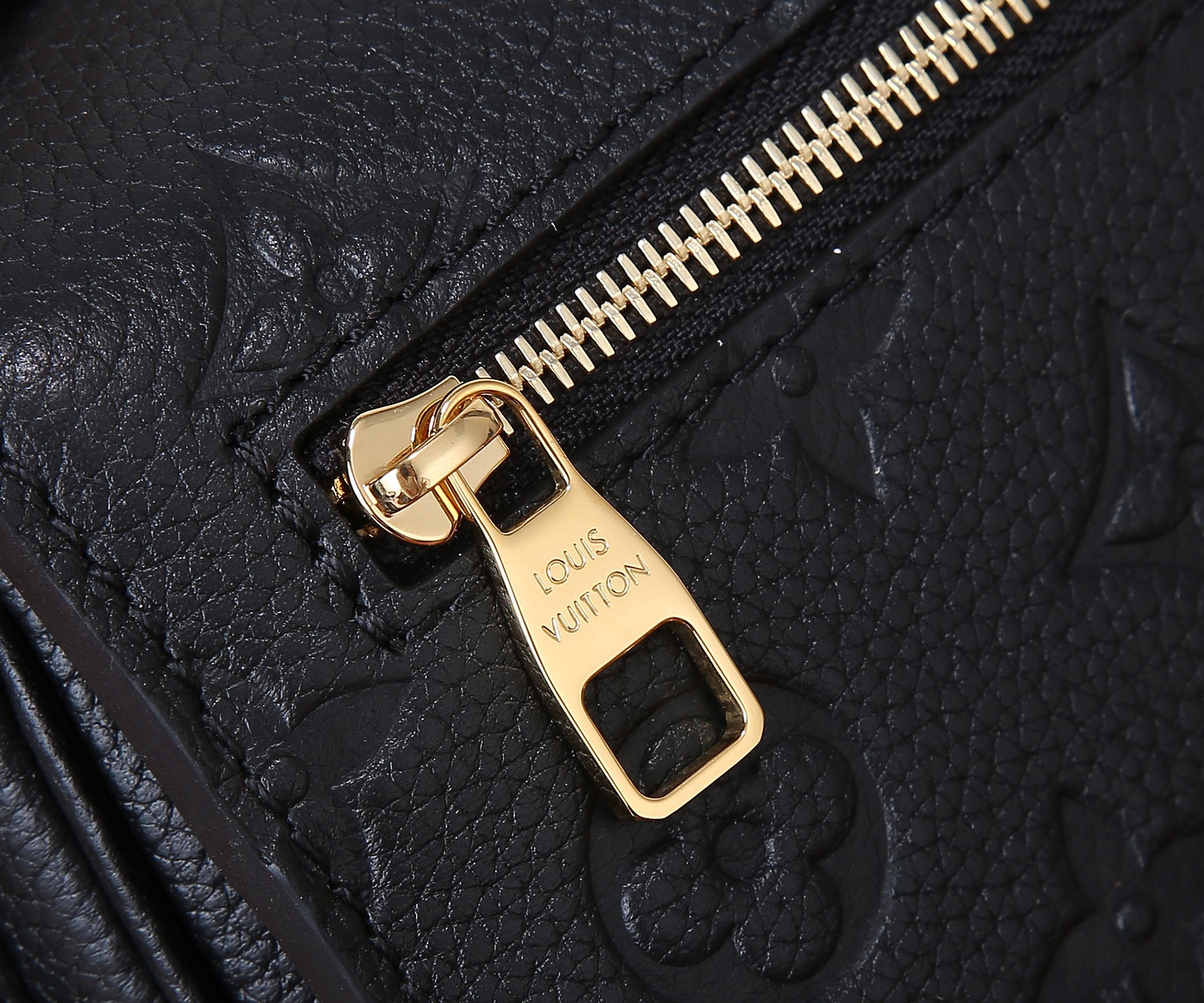 Louis Vuitton Pochette Métis East West Shoulder Bag - Image 6