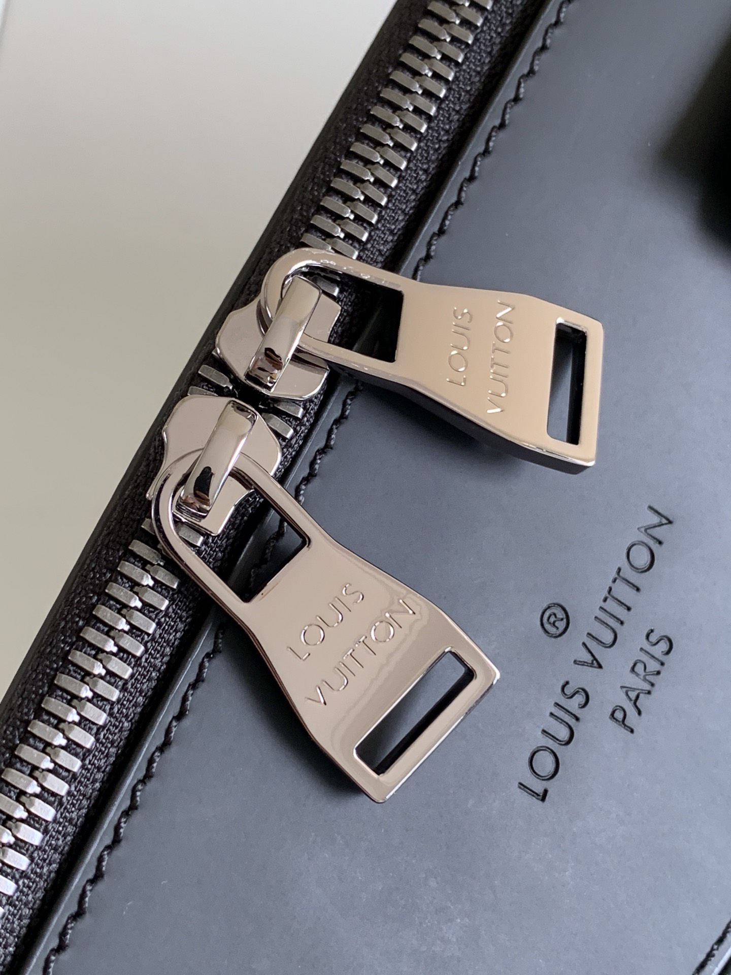 Louis Vuitton Lightning Series Men's Briefcase - Image 6