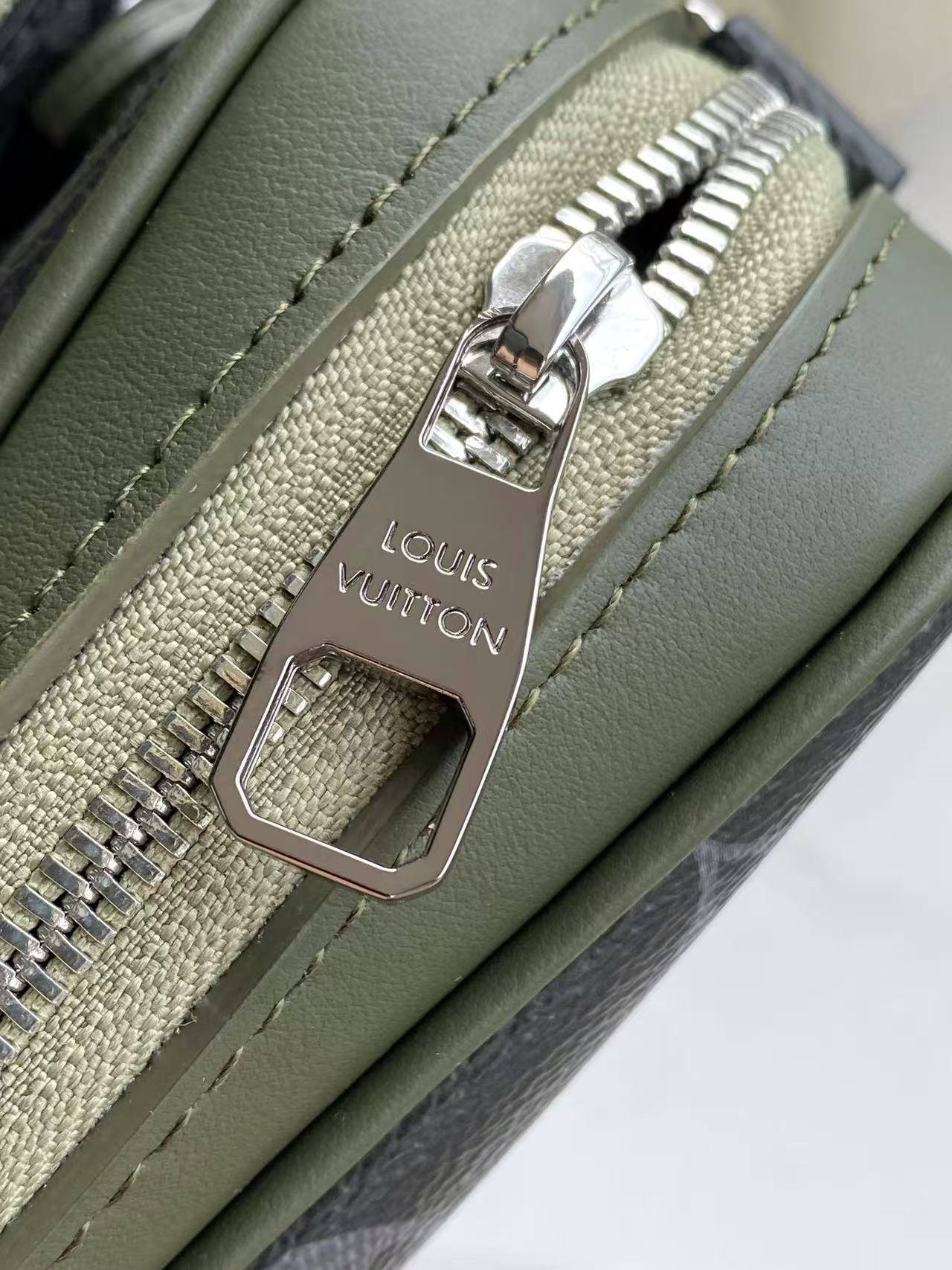 Louis Vuitton Trio Messenger Bag M28628 - Image 6