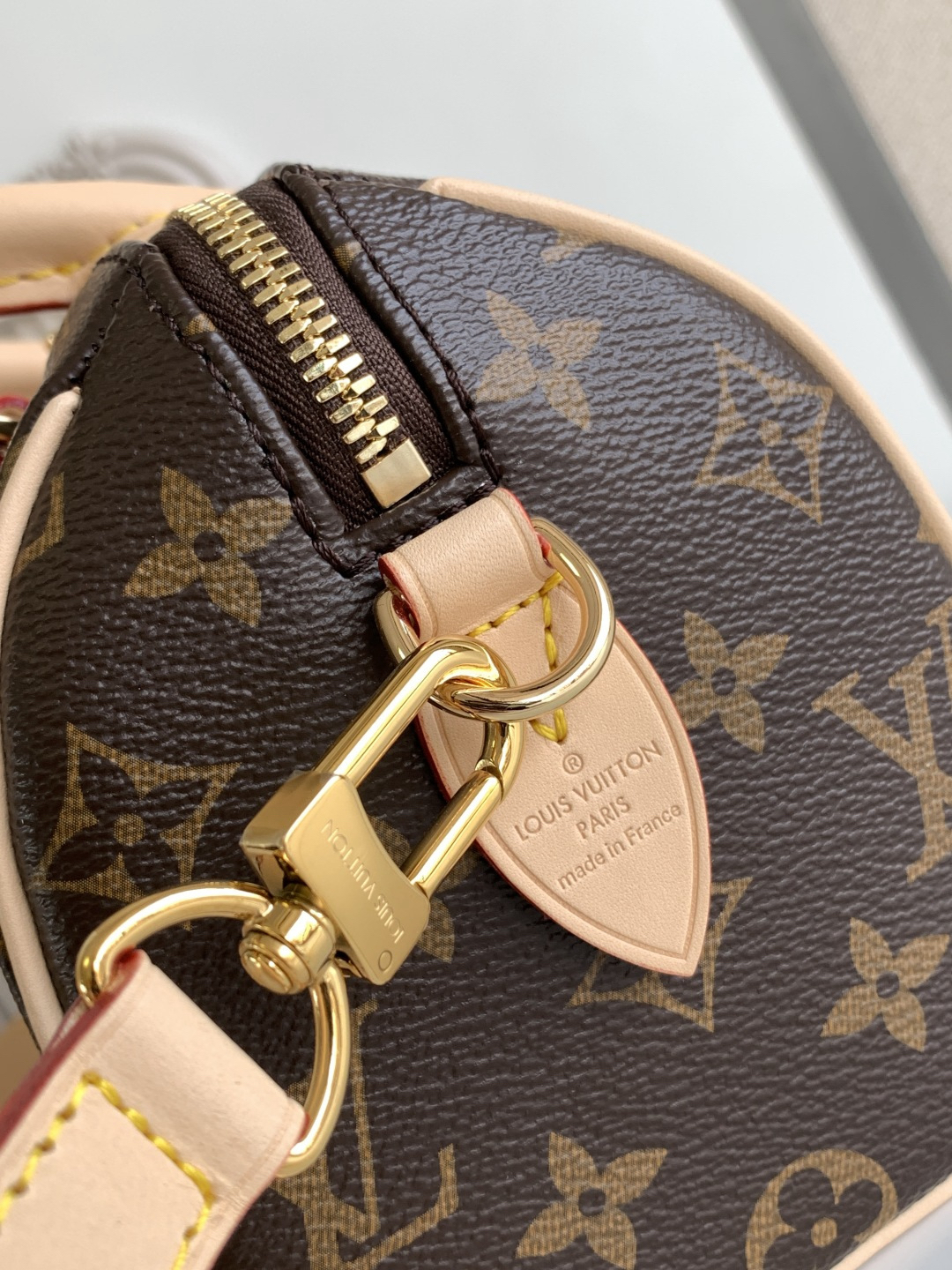 Louis Vuitton Speedy Bandouliere 30 Leather Shoulder Bag - Image 6