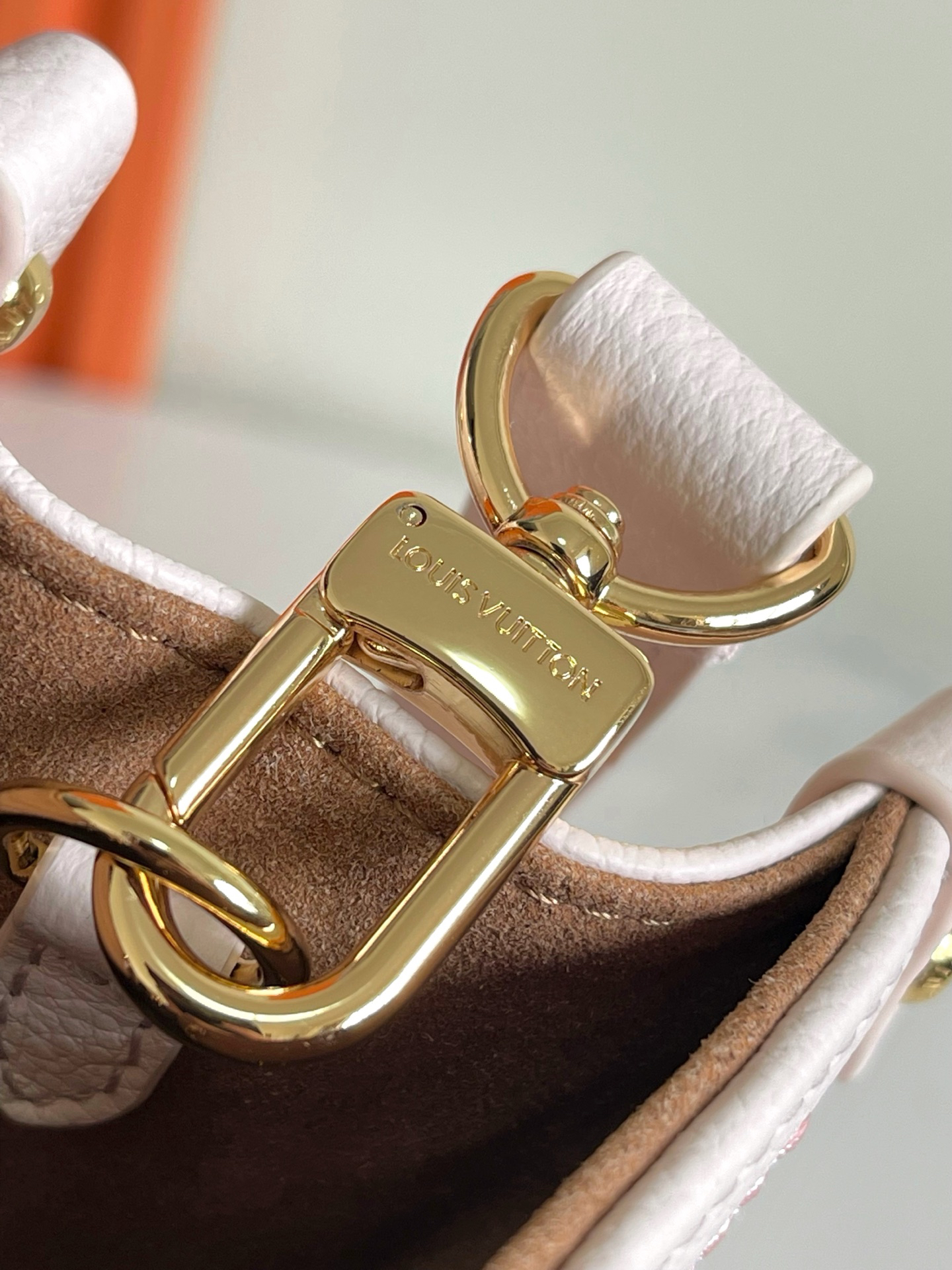 Louis Vuitton M28528 OnTheGo Small Handbag in Monogram Empreinte Leather - Image 6
