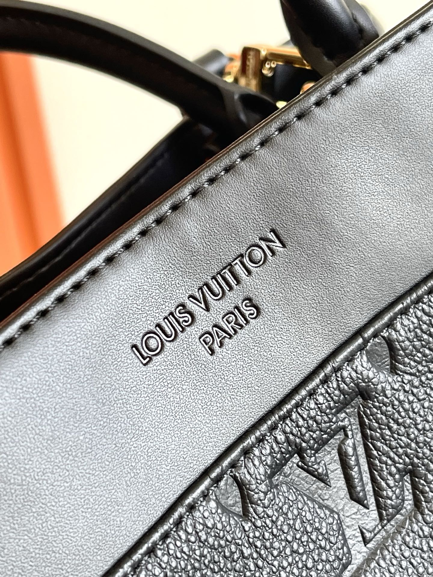 Louis Vuitton M25577 Monogram Handbag - Image 6