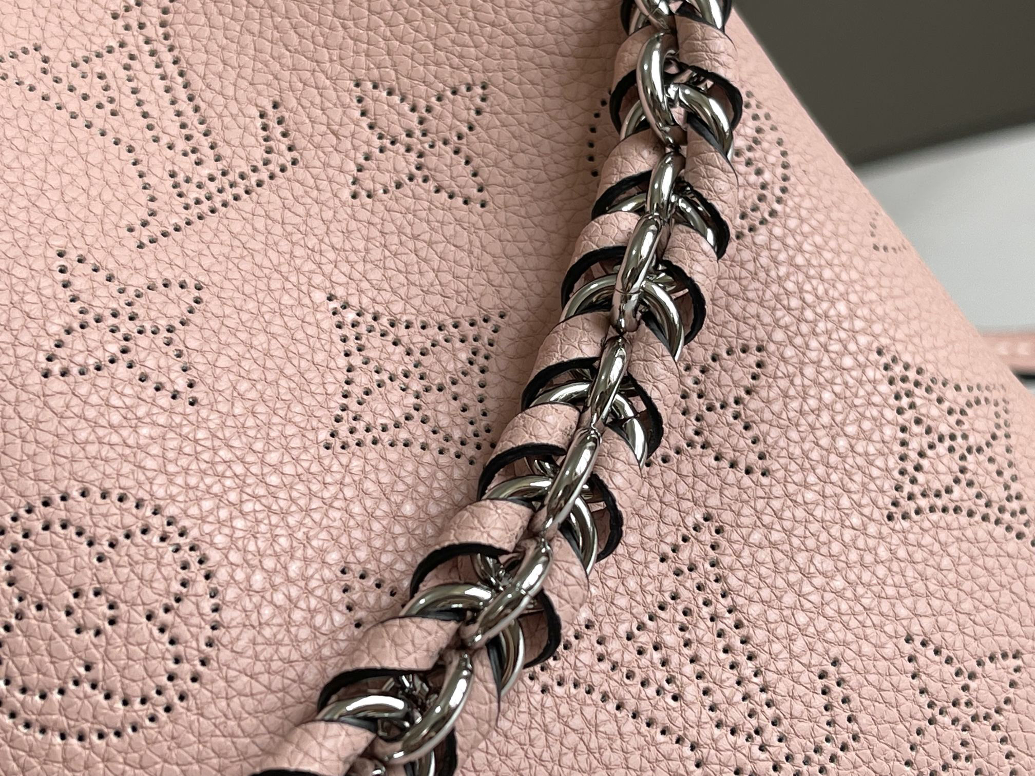 Louis Vuitton Bella Bucket Bag - Image 6