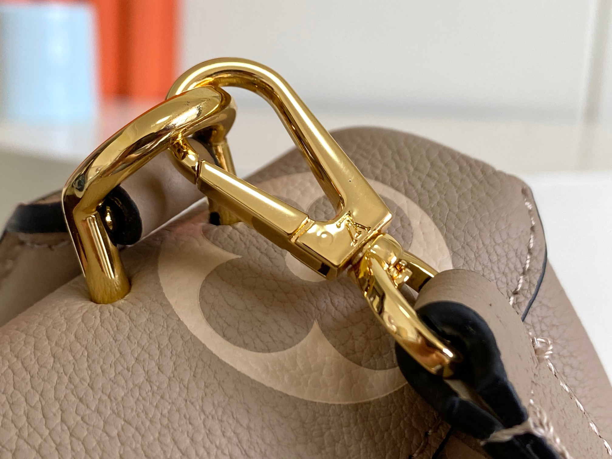 Louis Vuitton Madeleine BB Handbag - Image 6