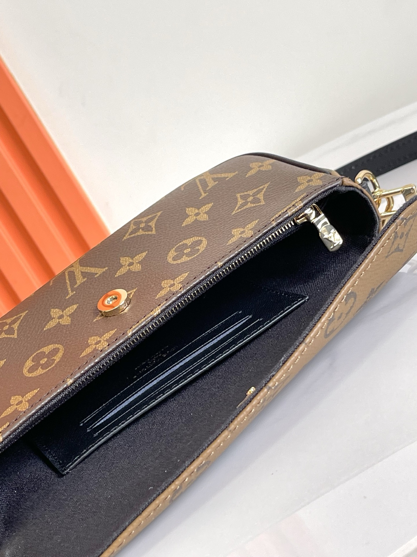 Louis Vuitton Wallet On Chain Ivy Crossbody Bag in Monogram Reverse Canvas - Image 6