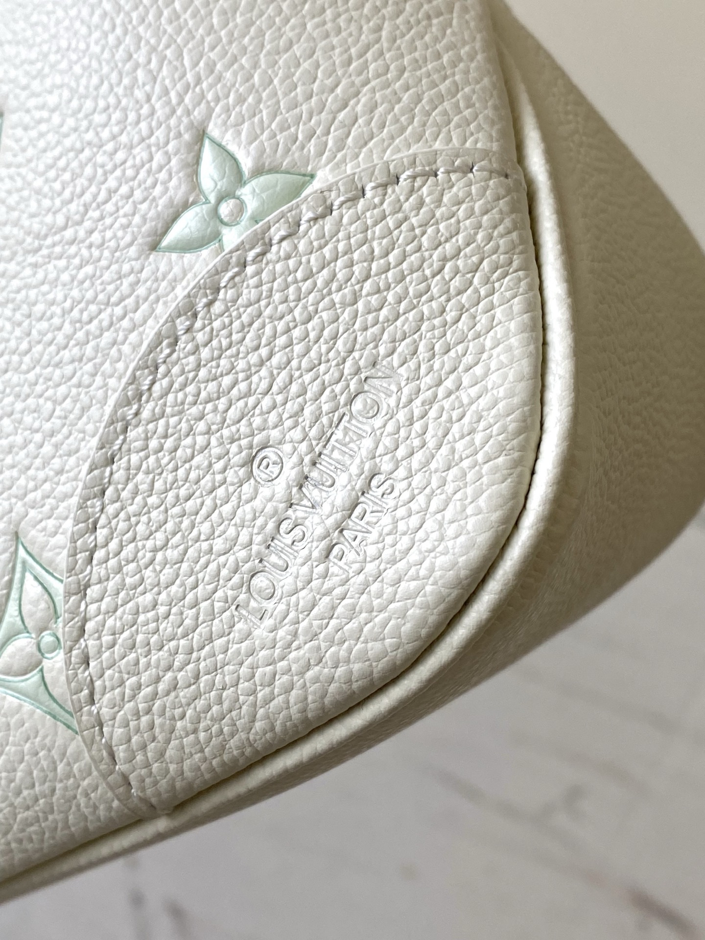 Louis Vuitton Boulogne Green Monogram Crossbody Bag - Image 6