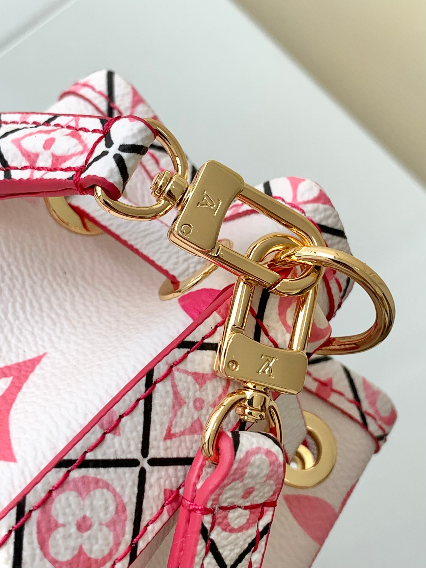 Louis Vuitton Nano Noé Shoulder Bag - Image 6