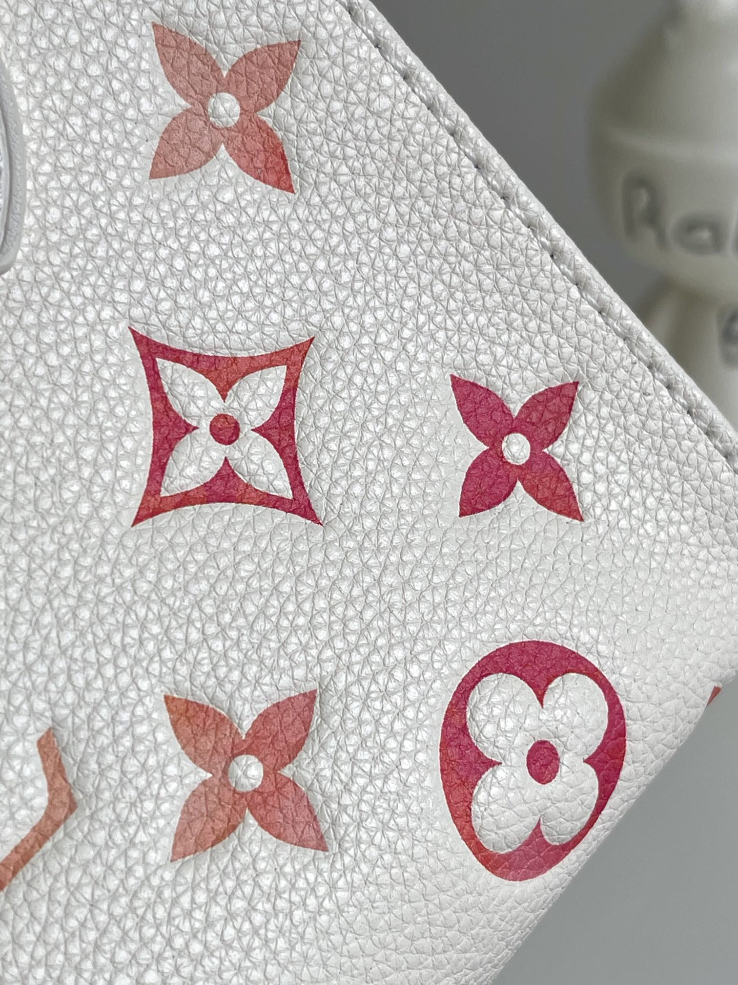 Louis Vuitton OnTheGo BB Crossbody Bag M47115 in Strawberry Red - Image 6