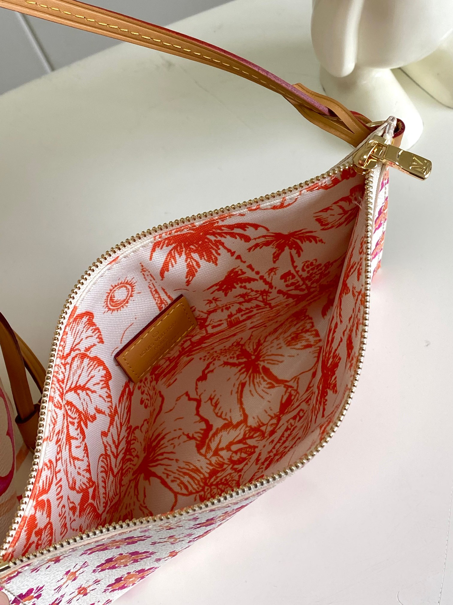 Louis Vuitton Neverfull Medium Tote Bag - Image 6