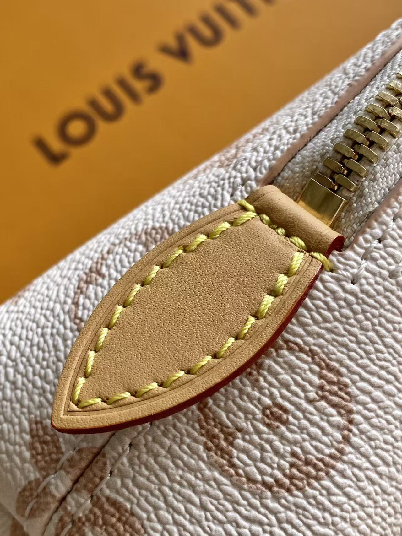 Louis Vuitton Cosmetic Makeup Pouch M28953 - Image 6