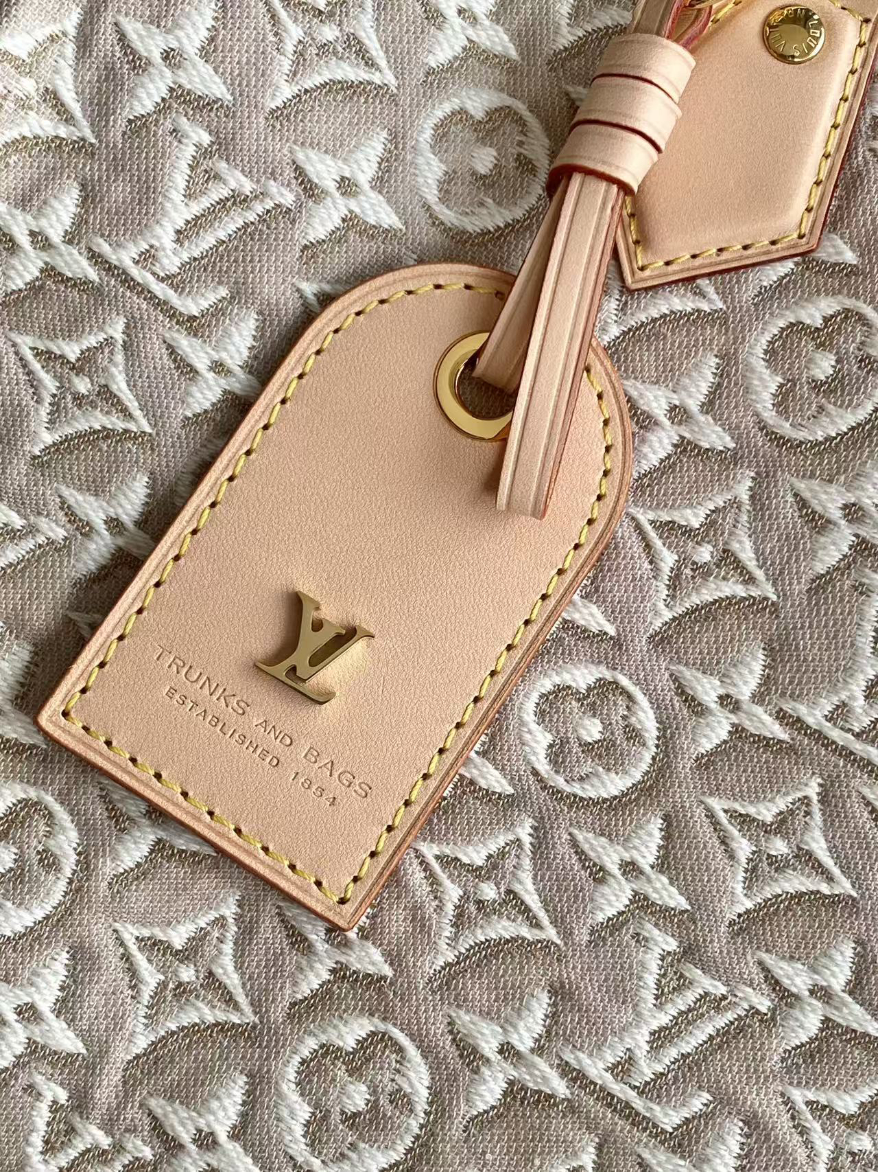 Louis Vuitton Speedy Soft 30 Handbag - Image 6