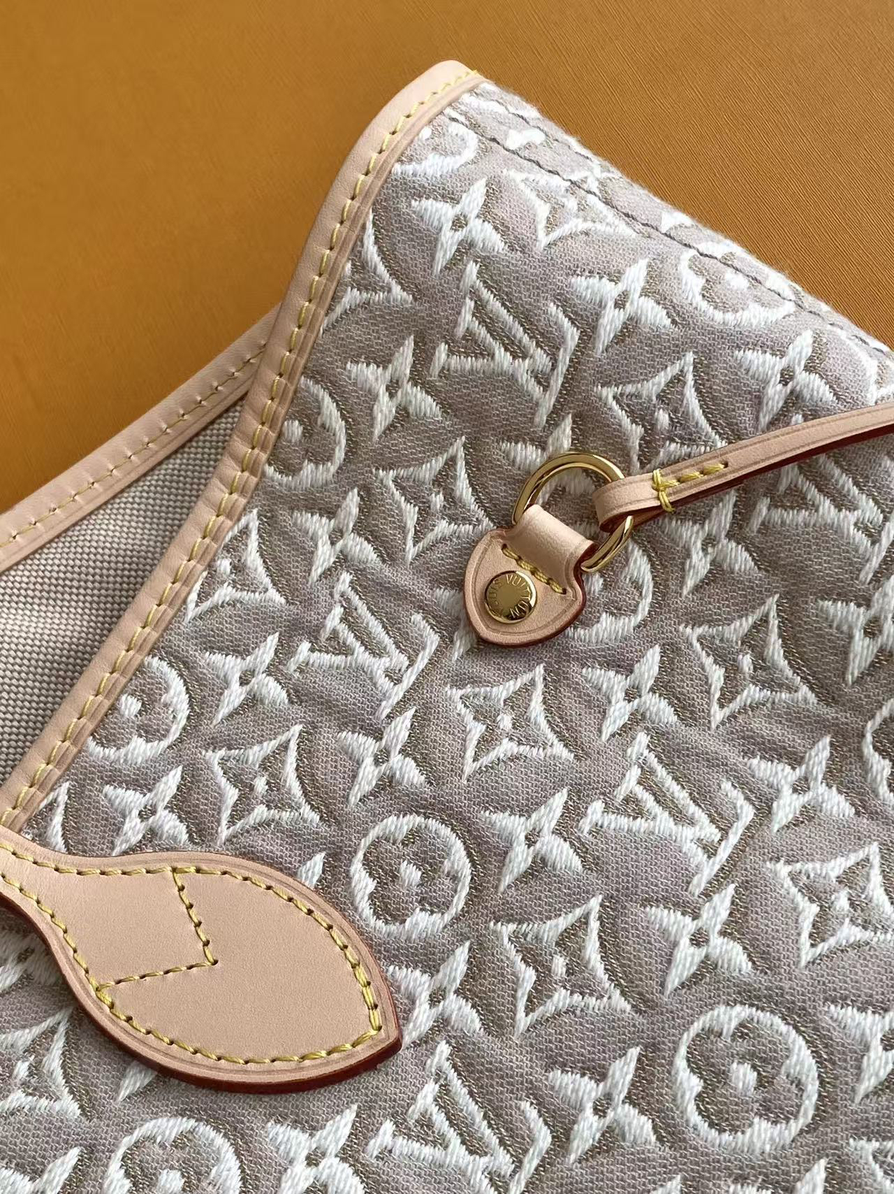 Louis Vuitton Neverfull MM Tote Bag in Monogram Embleme Peuplier - Image 6