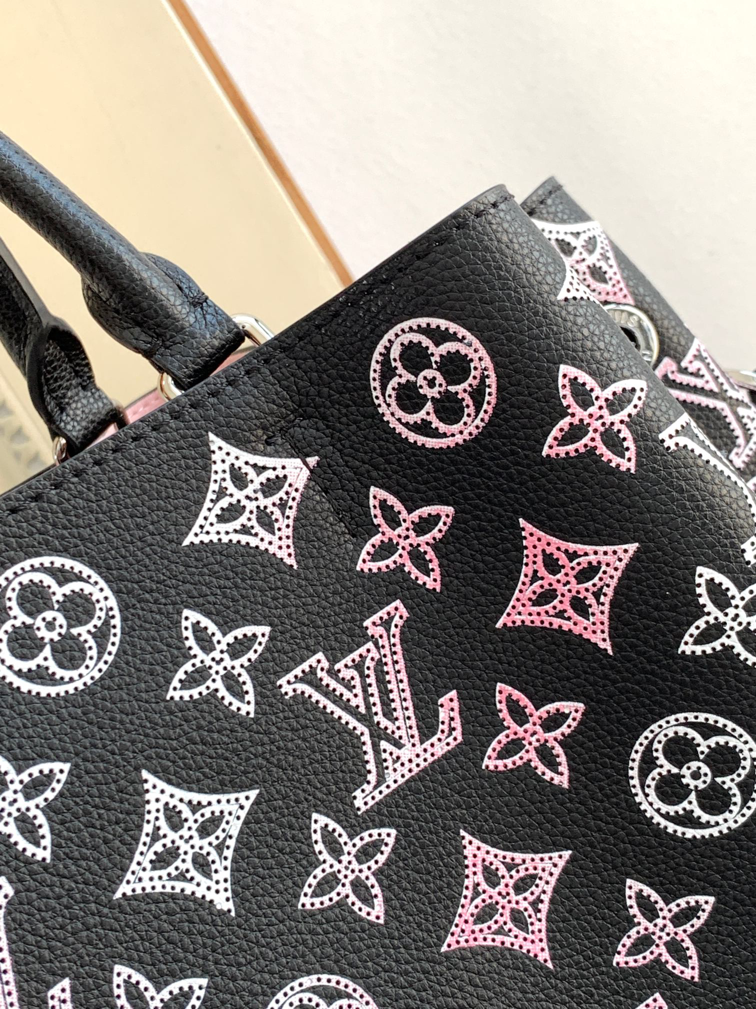 Louis Vuitton Bella Tote Black - Image 6