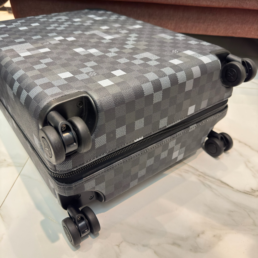 Louis Vuitton Horizon 55 Monogram Edlie Leather-Trimmed Carry-On Suitcase - Image 6