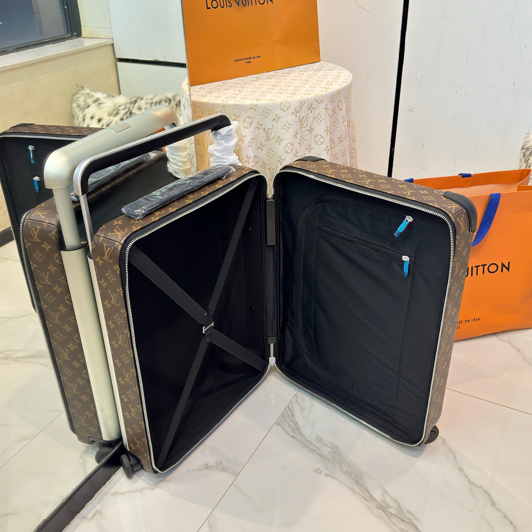 Louis Vuitton Horizon 55 Rolling Cabin Suitcase - Image 6