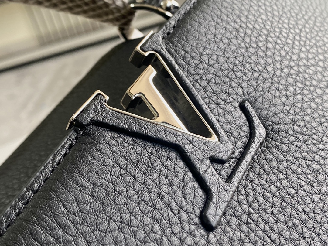 Louis Vuitton Capucines Handbag in Grained Cowhide and Python Leather - Image 6