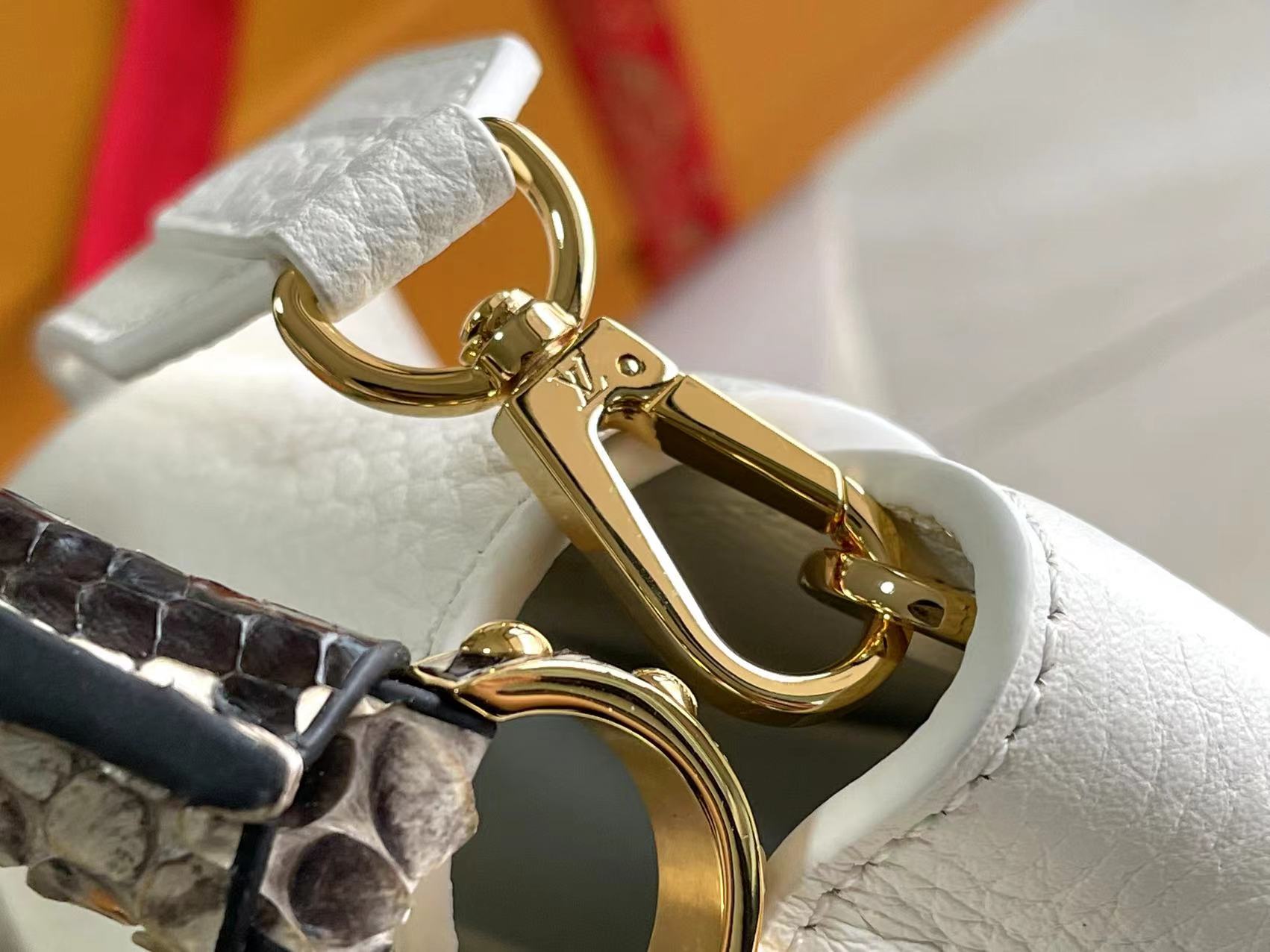 Louis Vuitton Capucines Mini Handbag in Taurillon Calfskin - Image 6