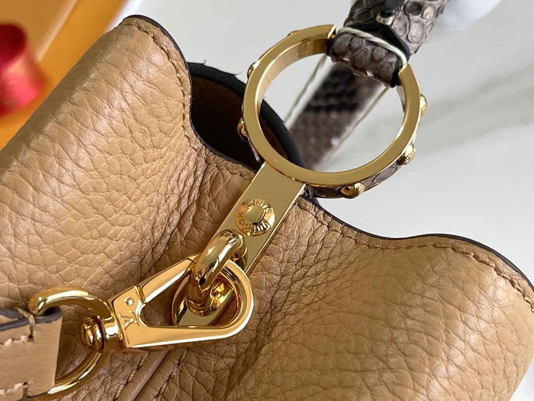 Louis Vuitton Capucines BB Handbag - Image 6