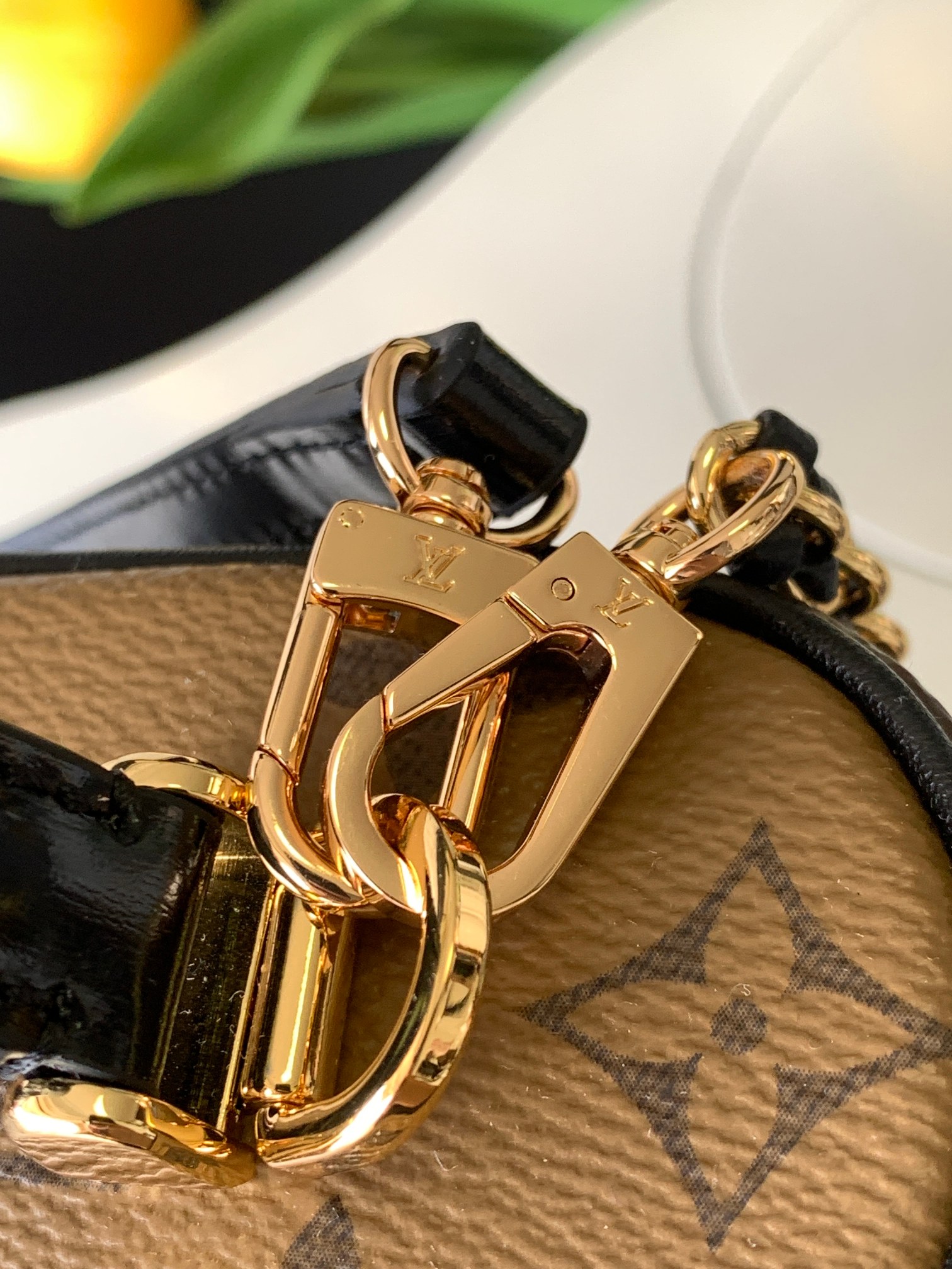 Louis Vuitton M47125 Vanity Chain Pouch - Image 6