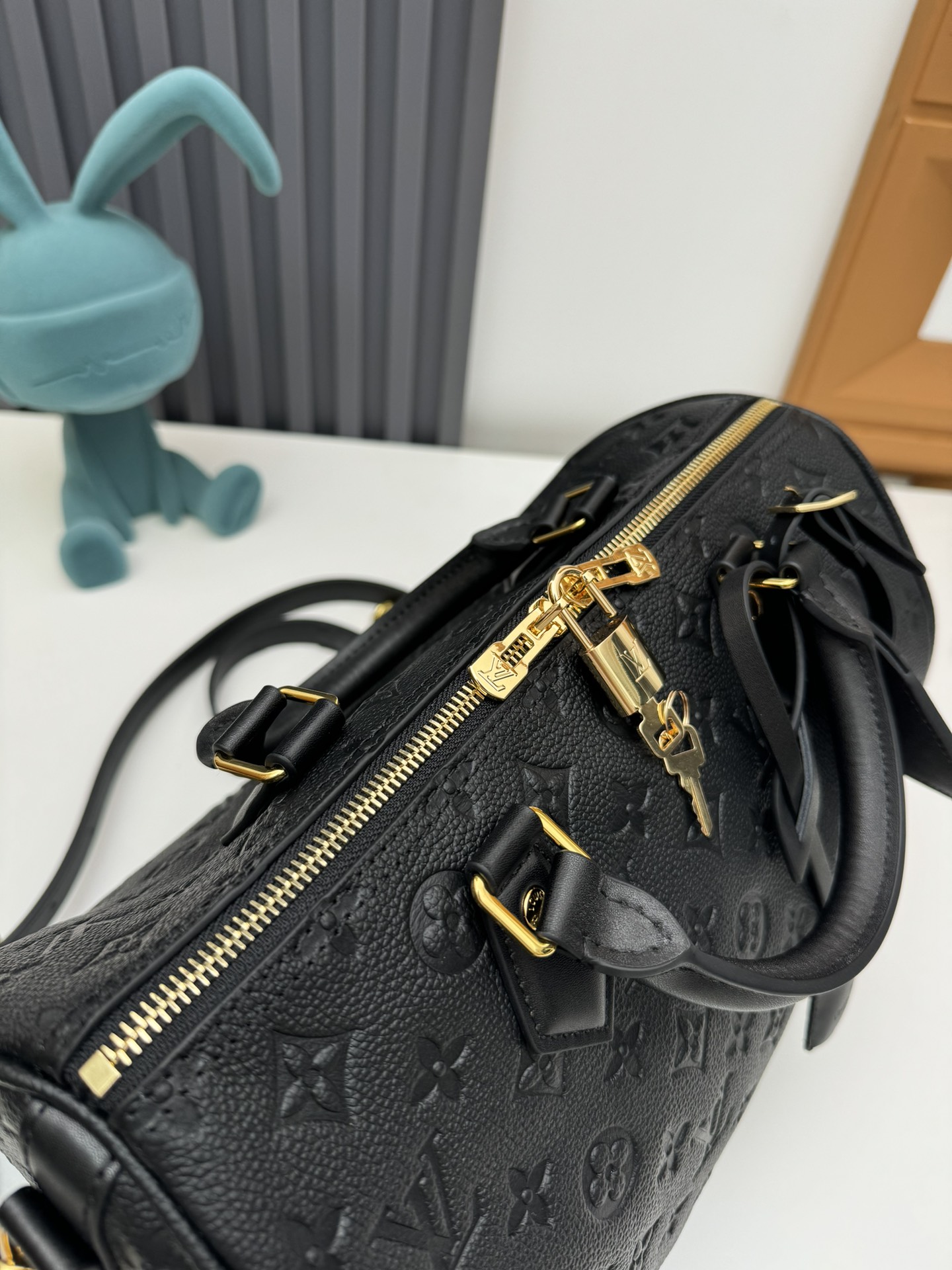 Louis Vuitton Speedy Soft 30 Handbag - Image 6
