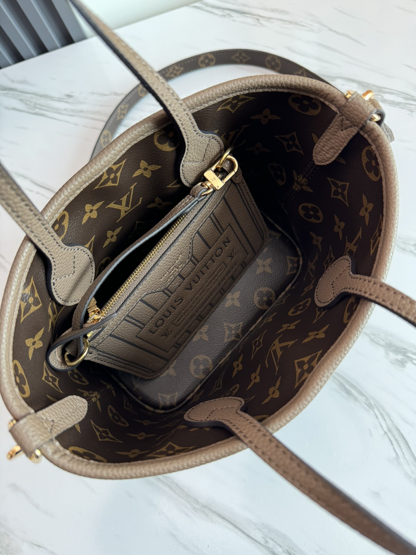 Louis Vuitton Neverfull Bandoulière Inside Out BB Reversible Handbag - Image 6