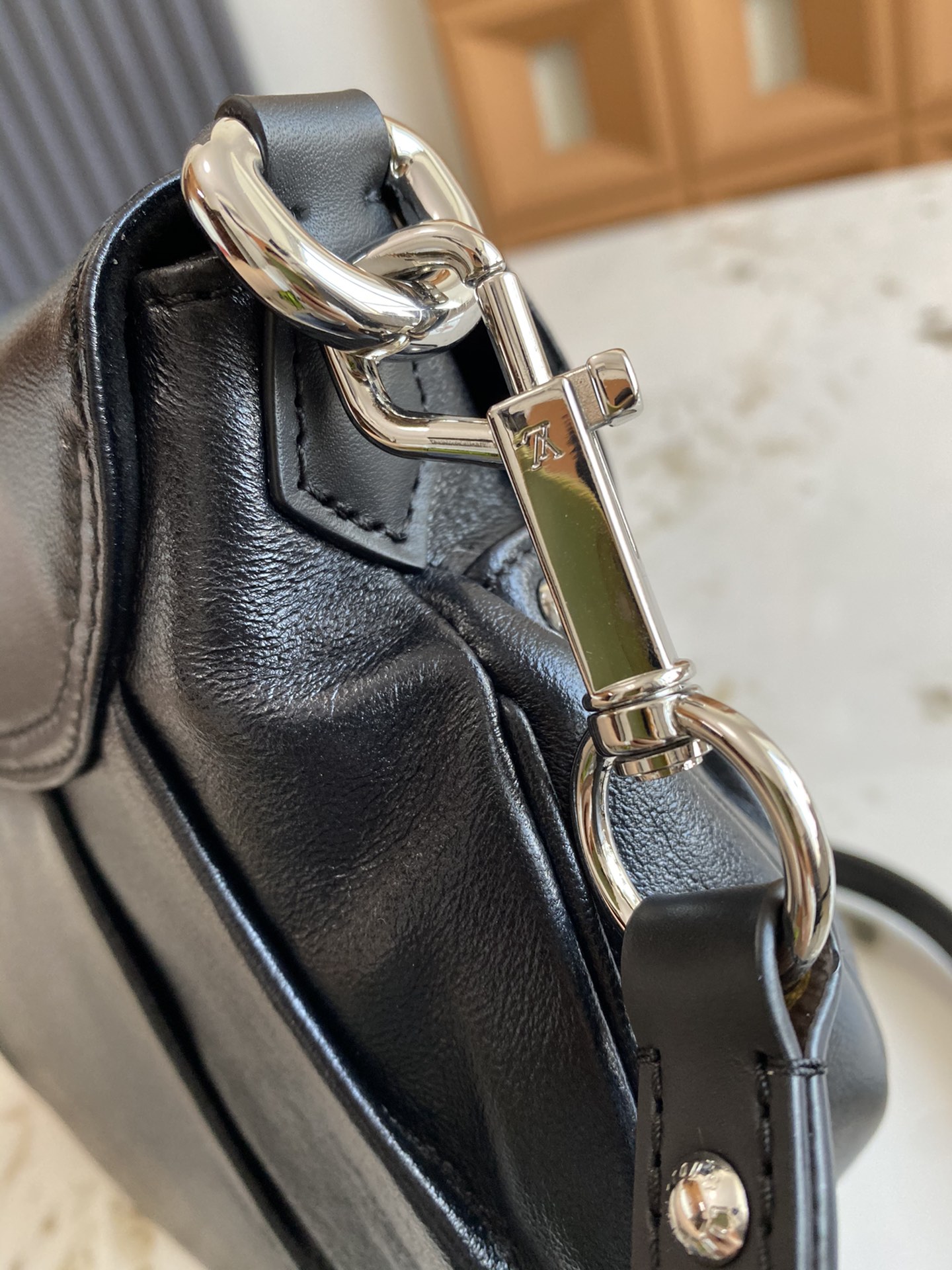 Louis Vuitton Sunset Vibe Handbag M12192 - Image 6