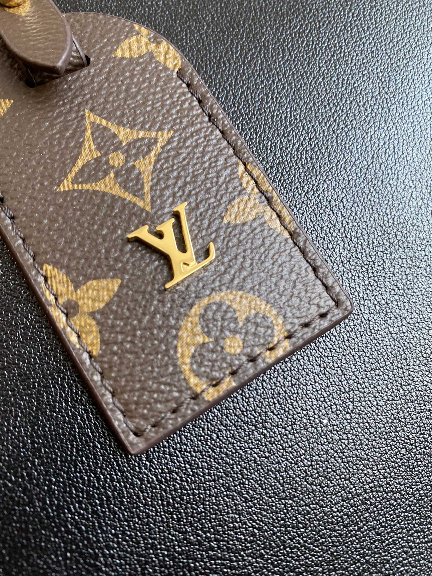 Louis Vuitton Nova Chain Shoulder Bag - Image 6