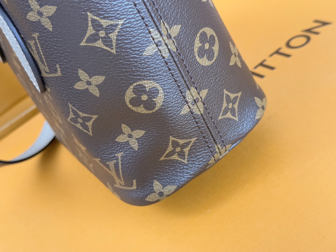 Louis Vuitton Neverfull Bandouliere Inside Out BB Reversible Tote Bag - Image 6