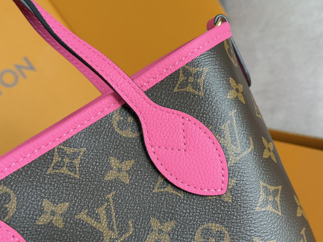 Neverfull Bandoulière Inside Out BB Reversible Tote Bag - Image 6