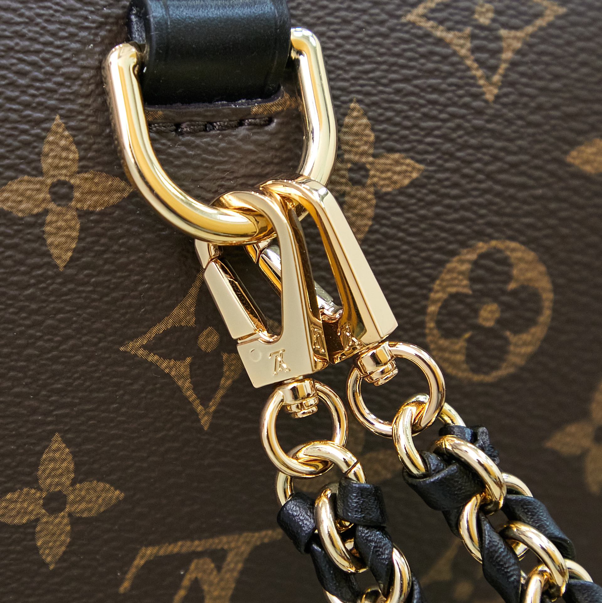 Louis Vuitton Pochette Métis M11941 Monogram Crossbody Bag - Image 6