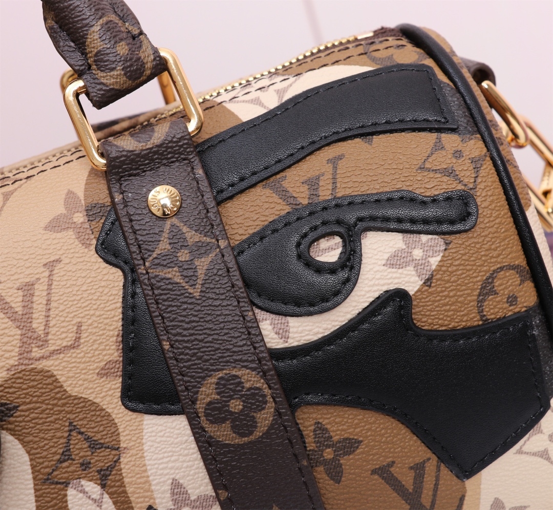 Louis Vuitton Keepall Bandouliere 25 Travel Bag in Brown - Image 6