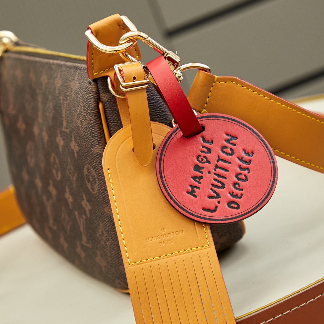 Louis Vuitton Pochette Accessoire XL - Image 6