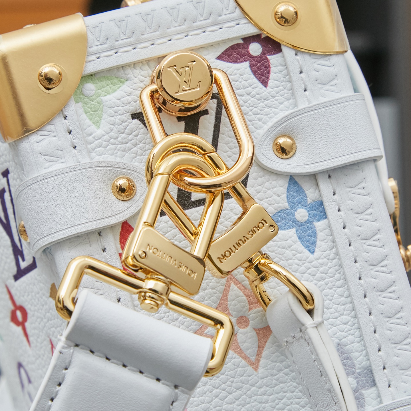 Louis Vuitton Side Trunk MM Bag M14046 in White Monogram Leather - Image 6
